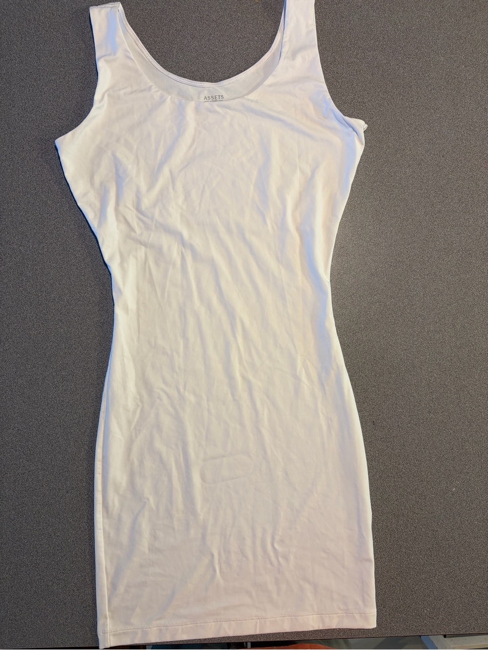 Assets By Spanx White Scoop Neck Shaping Tank Slip. SZ L